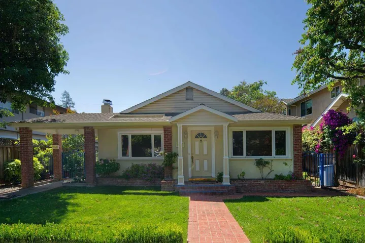 558 Lassen Street, Los Altos, California 94022