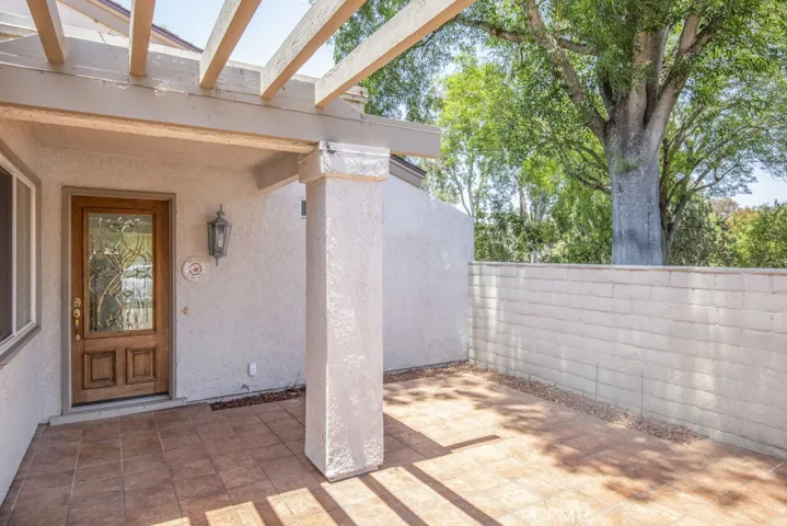 Large private front courtyard. This space is ready for your landscaping ideas.