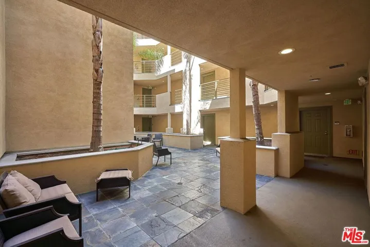 2321 W 10th Street 102, Los Angeles, California 90006