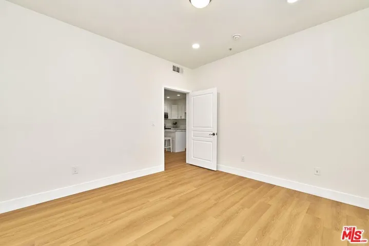 2321 W 10th Street 102, Los Angeles, California 90006