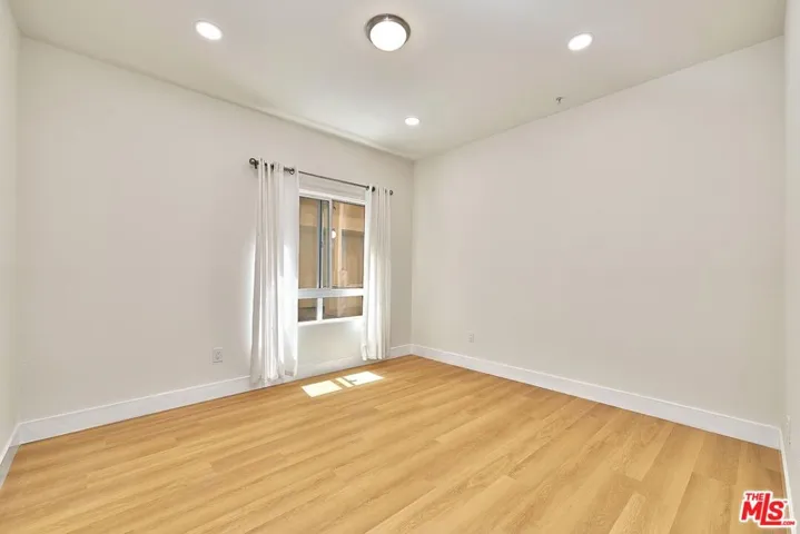 2321 W 10th Street 102, Los Angeles, California 90006