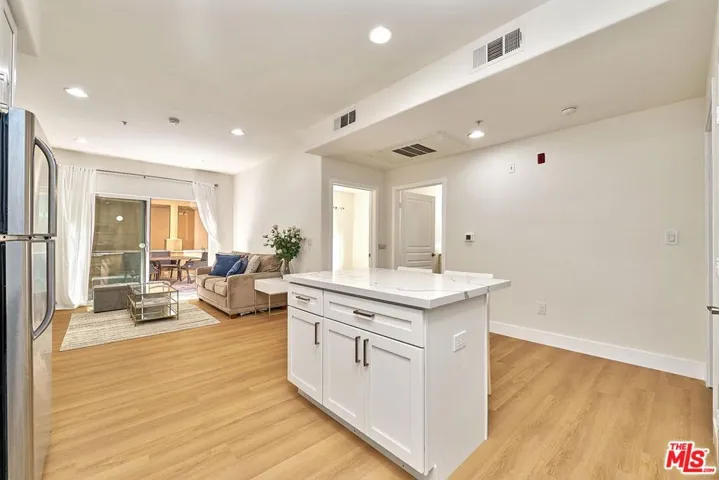 2321 W 10th Street 102, Los Angeles, California 90006
