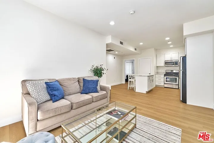 2321 W 10th Street 102, Los Angeles, California 90006