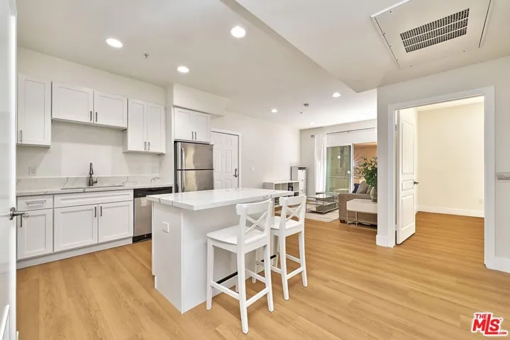 2321 W 10th Street 102, Los Angeles, California 90006