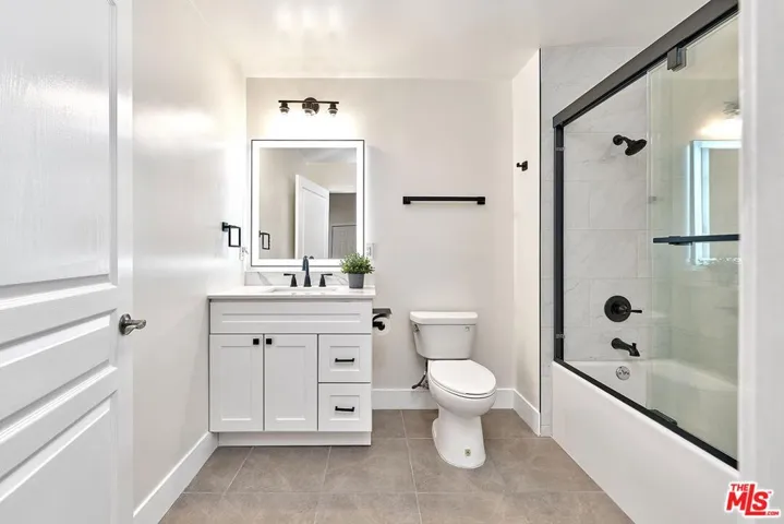 2321 W 10th Street 102, Los Angeles, California 90006