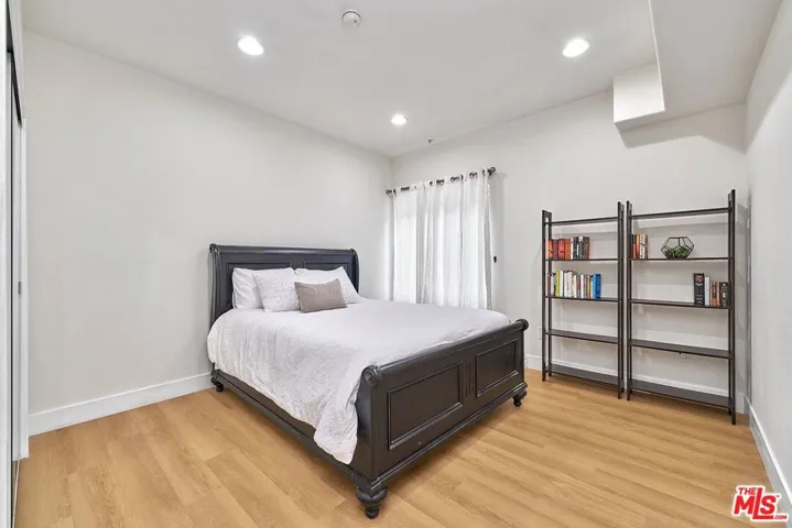 2321 W 10th Street 102, Los Angeles, California 90006