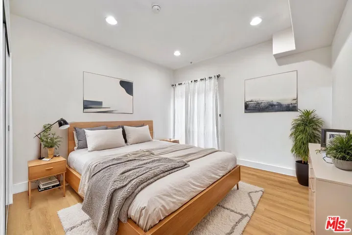 2321 W 10th Street 102, Los Angeles, California 90006