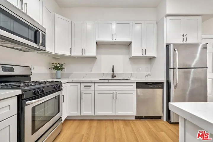 2321 W 10th Street 102, Los Angeles, California 90006