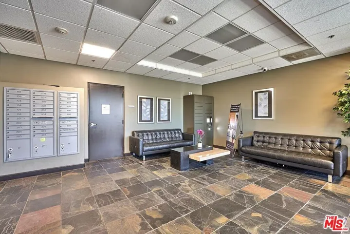 2321 W 10th Street 102, Los Angeles, California 90006