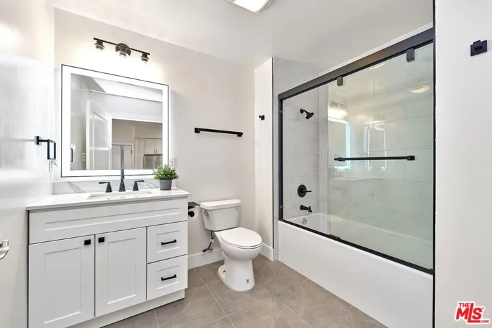 2321 W 10th Street 102, Los Angeles, California 90006