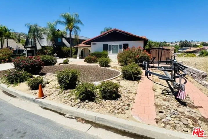 21963 Strawberry Lane, Canyon Lake, California 92587
