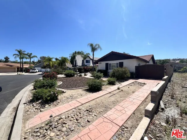 21963 Strawberry Lane, Canyon Lake, California 92587