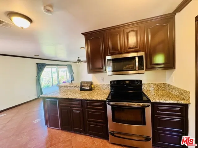21963 Strawberry Lane, Canyon Lake, California 92587