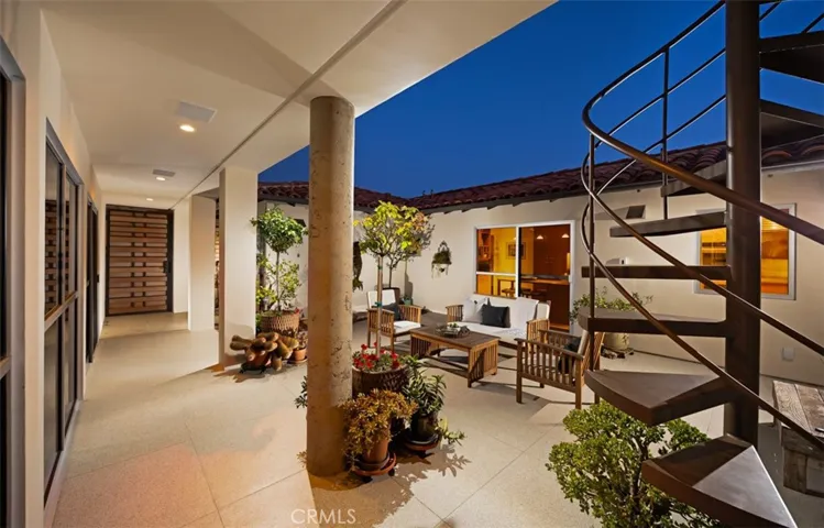 130 Mcknight, Laguna Beach, California 92651
