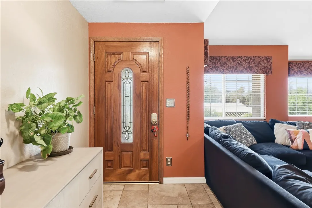 6691 Orangewood, Highland, California 92346 — photo 4