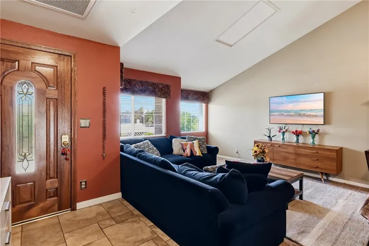 6691 Orangewood, Highland, California 92346