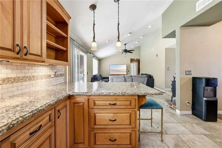 6691 Orangewood, Highland, California 92346