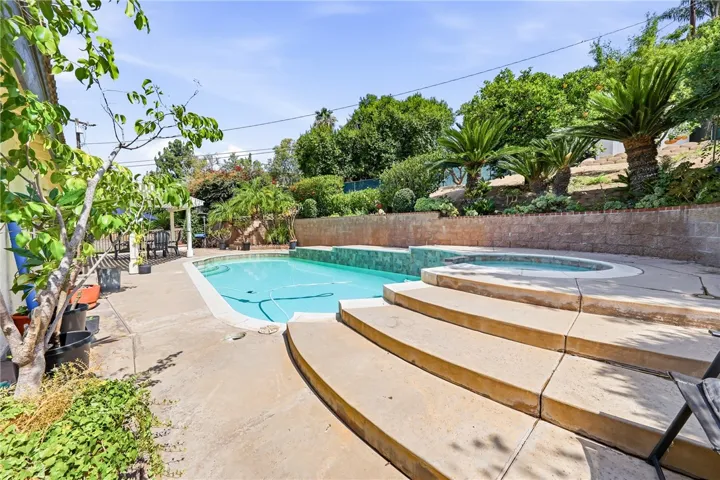 6691 Orangewood, Highland, California 92346