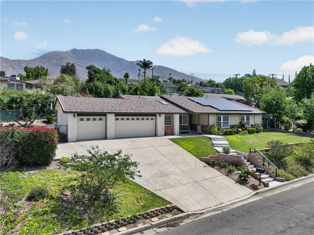6691 Orangewood, Highland, California 92346