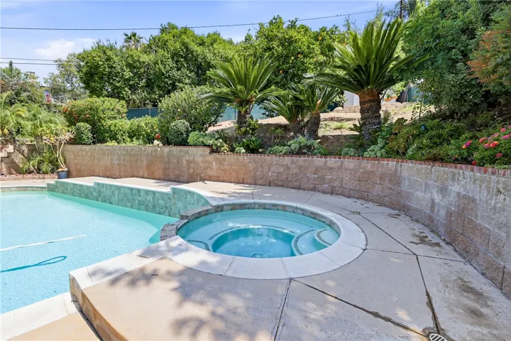 6691 Orangewood, Highland, California 92346