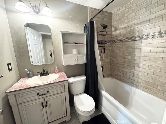 6691 Orangewood, Highland, California 92346