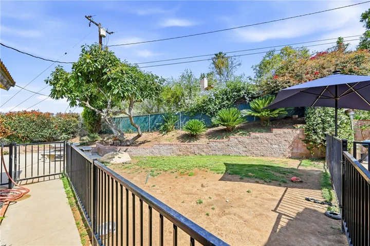 6691 Orangewood, Highland, California 92346
