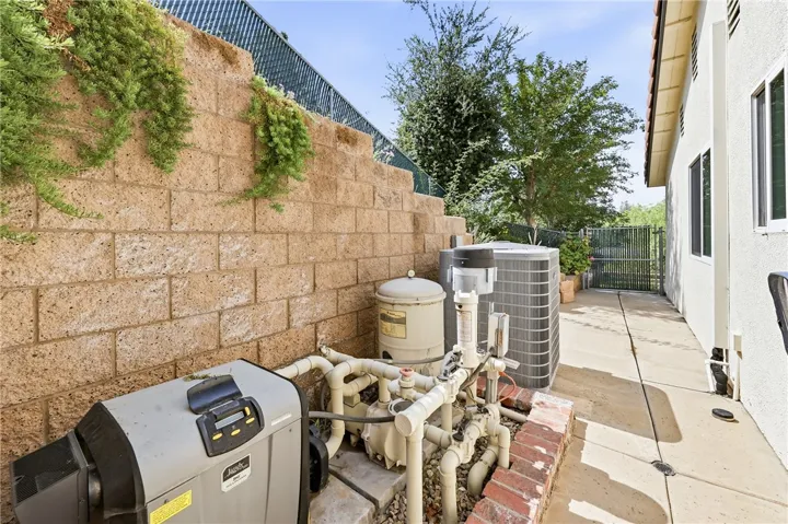 6691 Orangewood, Highland, California 92346