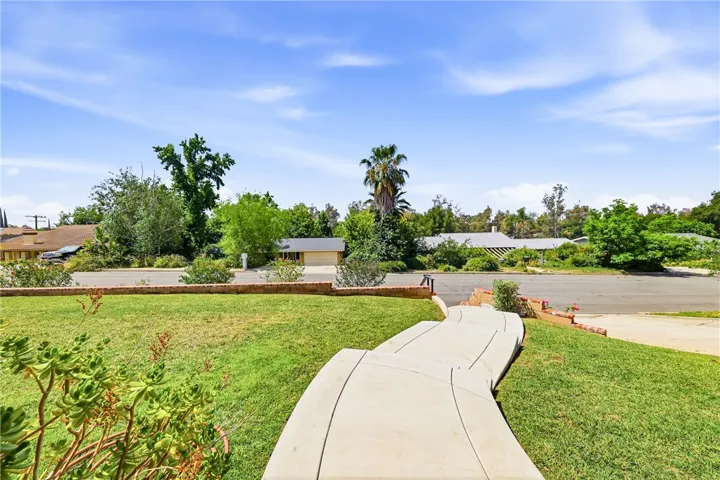 6691 Orangewood, Highland, California 92346