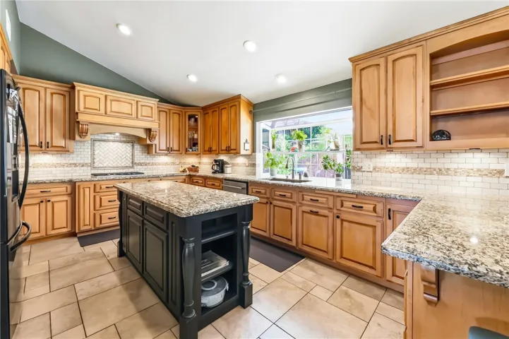 6691 Orangewood, Highland, California 92346