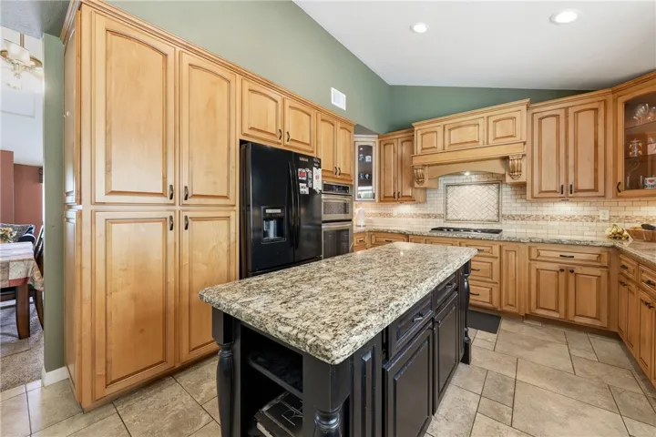 6691 Orangewood, Highland, California 92346
