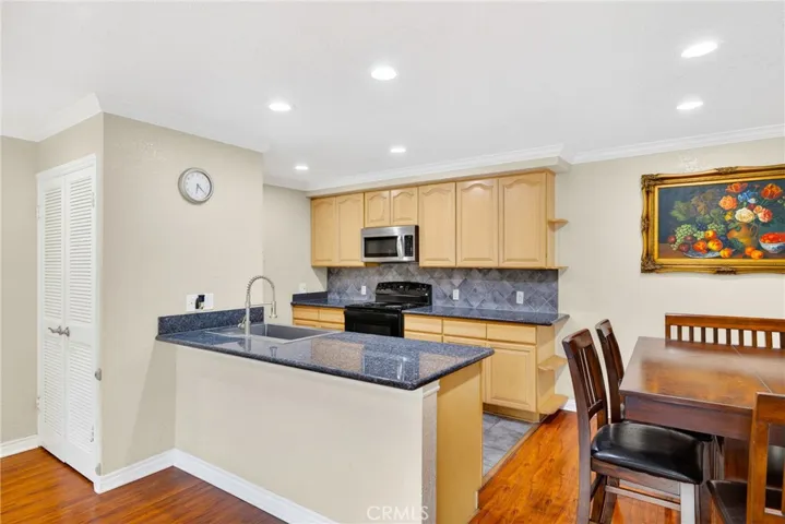 2521 W Sunflower H6, Santa Ana, California 92704