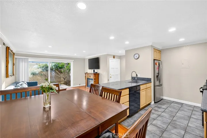 2521 W Sunflower H6, Santa Ana, California 92704