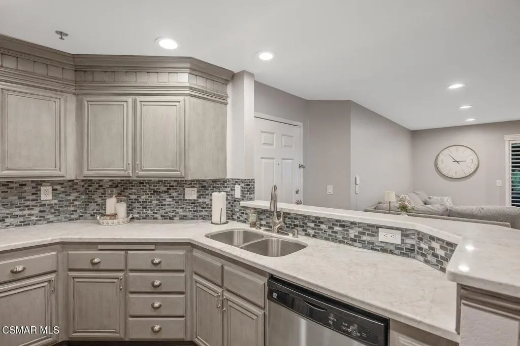 020-027-B1A3393-1500x1000