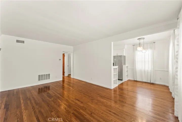 1745 N Mariposa, Los Angeles, California 90027