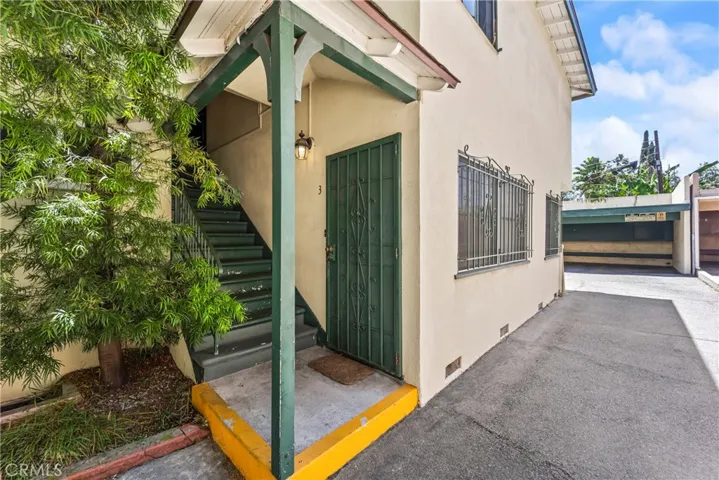1745 N Mariposa, Los Angeles, California 90027