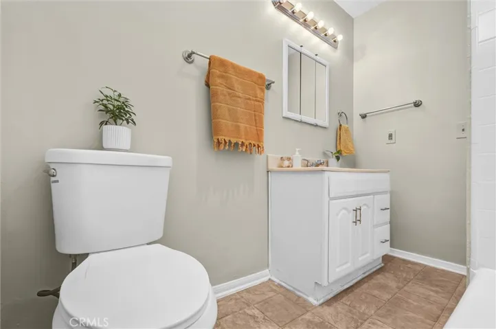 114 N Eucalyptus Avenue 7, Inglewood, California 90301