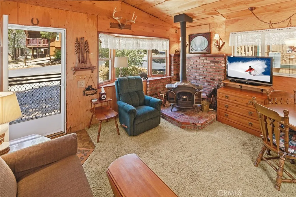 Cozy cabin perfect for enjoying everything Big Bear has to offer.