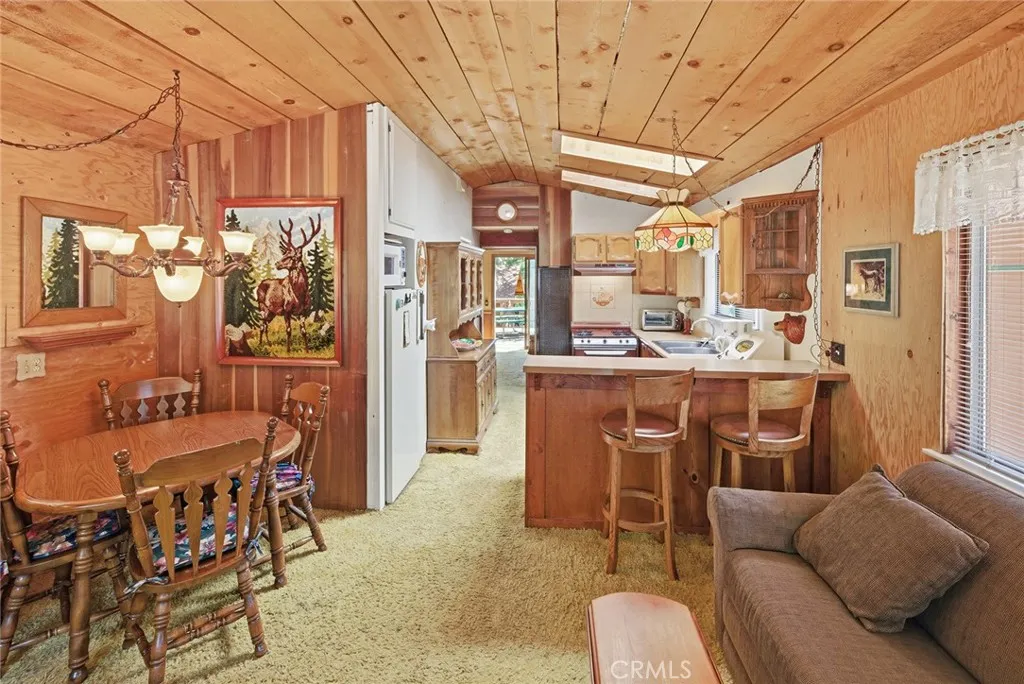 Breakfast bar in kitchen.