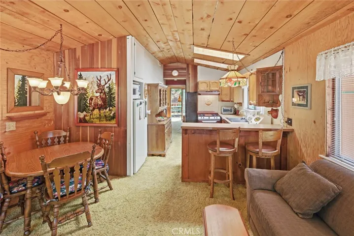 Breakfast bar in kitchen.