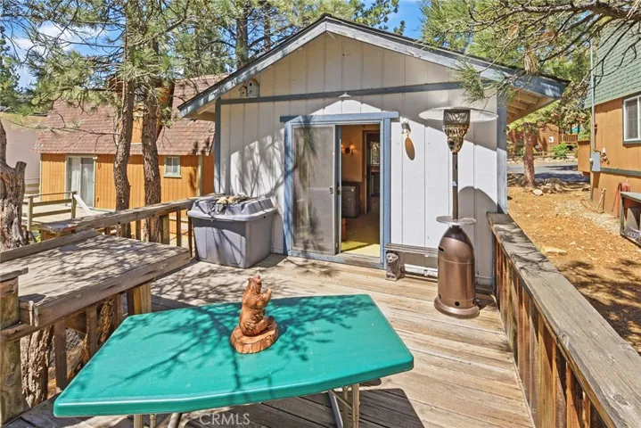 Large back deck.