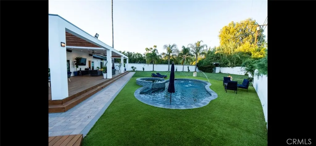 9150 Zelzah Avenue, Northridge, California 91325