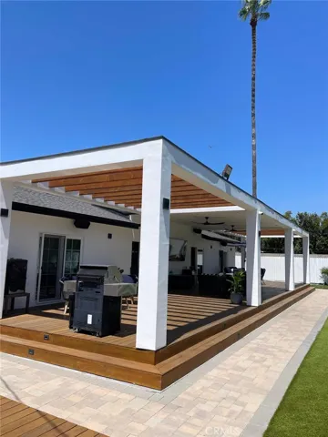 9150 Zelzah Avenue, Northridge, California 91325