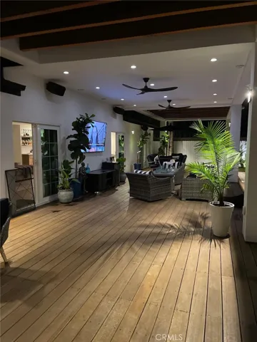 9150 Zelzah Avenue, Northridge, California 91325