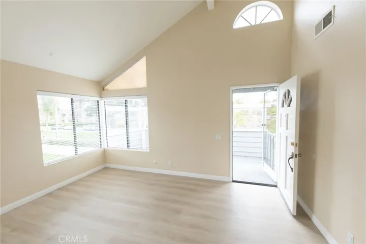 4 Van Buren 313, Irvine, California 92620