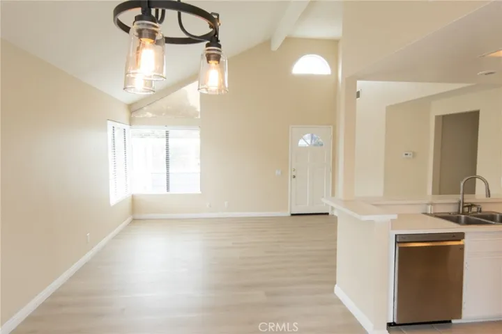 4 Van Buren 313, Irvine, California 92620