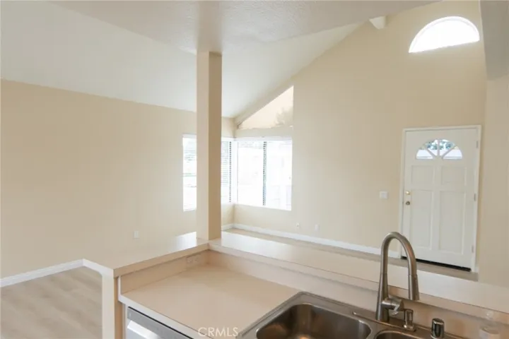 4 Van Buren 313, Irvine, California 92620