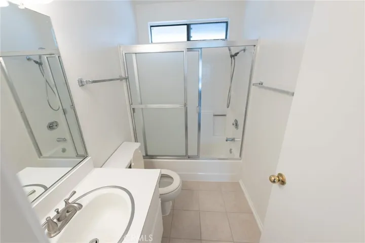 4 Van Buren 313, Irvine, California 92620