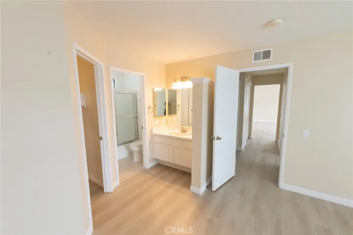 4 Van Buren 313, Irvine, California 92620