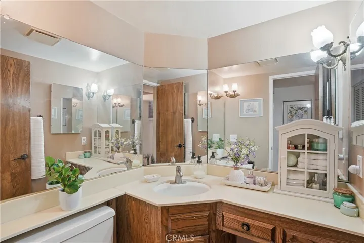 Bathroom, Main Level