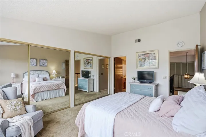 Master Suite Bedroom, Upper Level